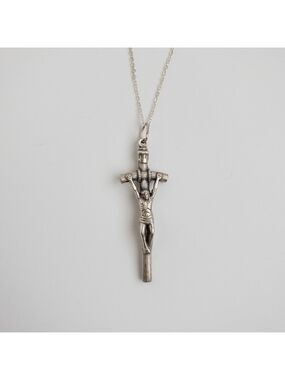 Vintage Crucifix Cross Silver Tone Pendant on Sterling Silver 925 Chain